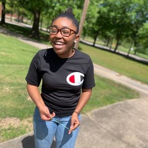 Meet your Posher, Sharae